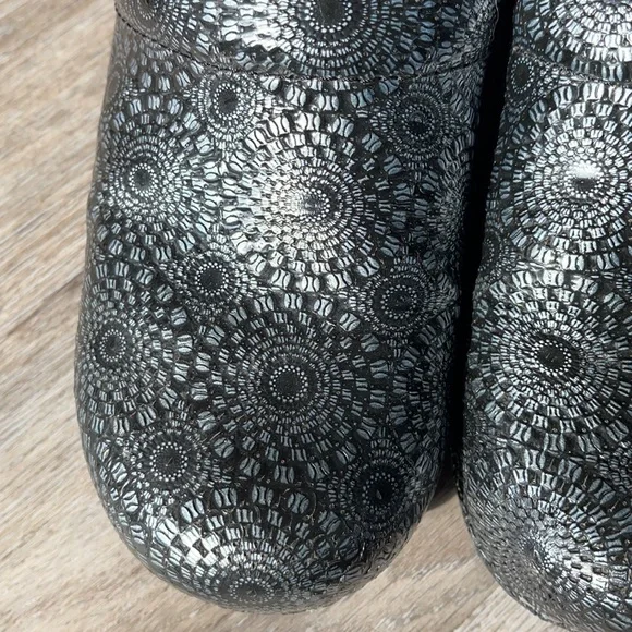 Dansko Clogs Size 37 ( US 6.5-7) - Picture 10 of 16